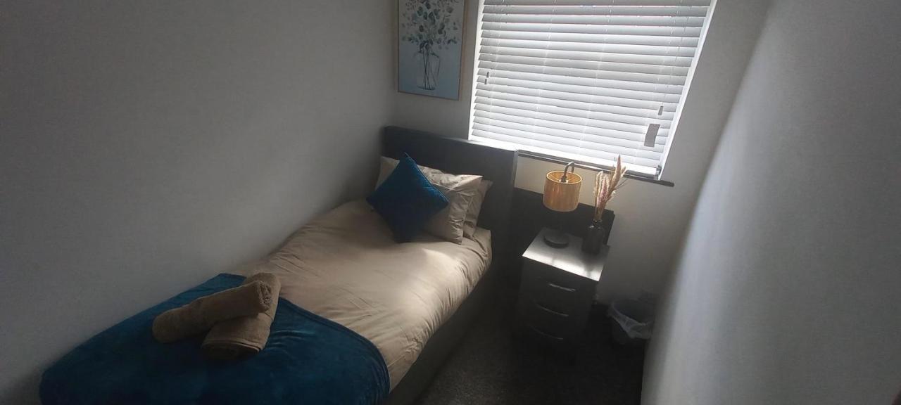 6-Min Walk To New Cross Parking Long Stay Discounts Wolverhampton Esterno foto