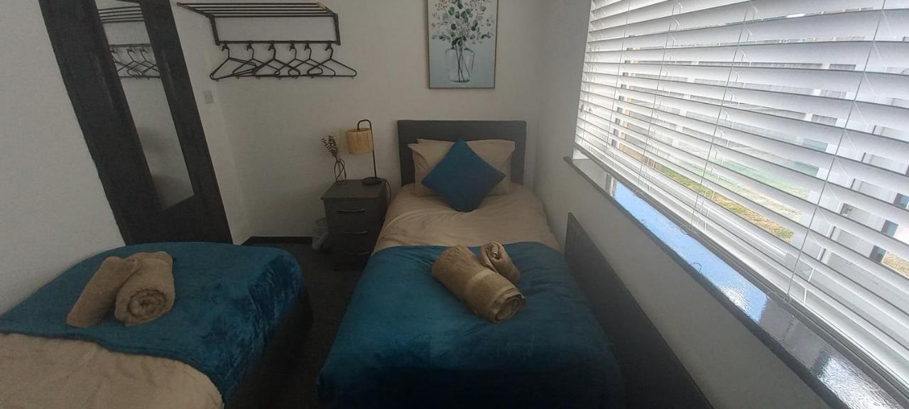 6-Min Walk To New Cross Parking Long Stay Discounts Wolverhampton Esterno foto