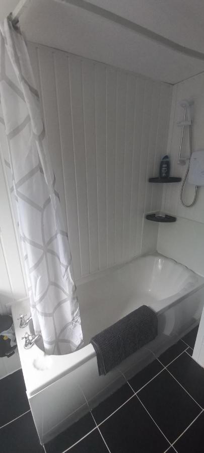 6-Min Walk To New Cross Parking Long Stay Discounts Wolverhampton Esterno foto