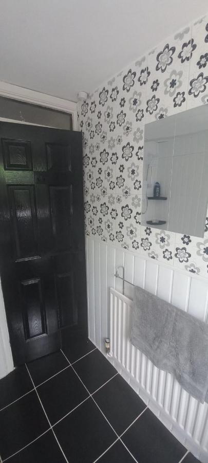 6-Min Walk To New Cross Parking Long Stay Discounts Wolverhampton Esterno foto