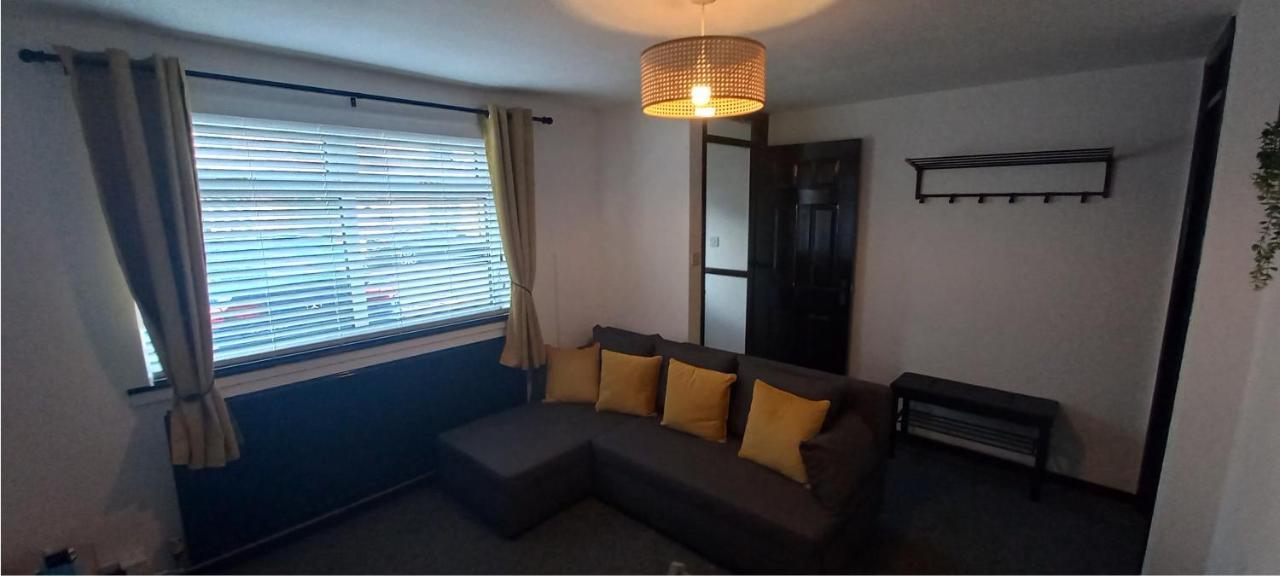 6-Min Walk To New Cross Parking Long Stay Discounts Wolverhampton Esterno foto
